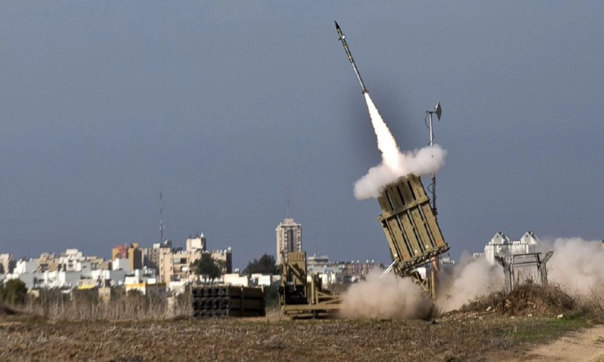 Iron Dome: 66.000 ευρώ για κάθε ρουκέτα που καταρρίπτει η αντιπυραυλική ασπίδα του Ισραήλ